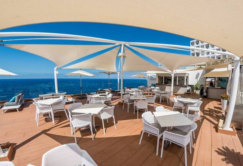 Pearly Grey Ocean Club Apartments & Suites