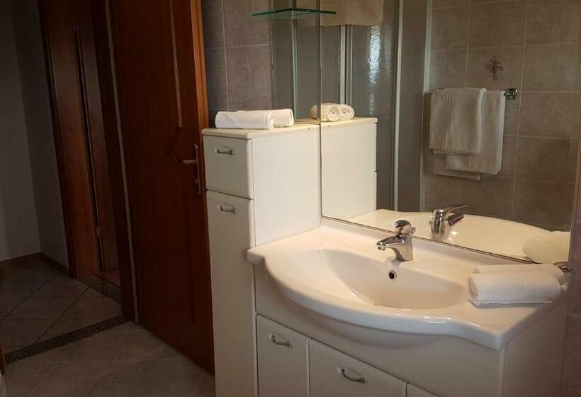 پانسیون Rooms & Apartments Giulia