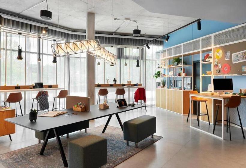 فندق Moxy Sophia Antipolis