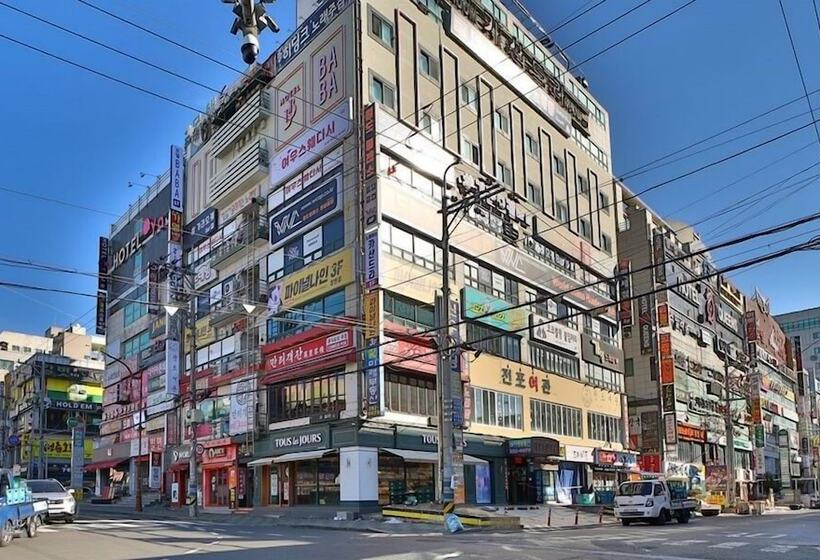 Motelli Changwon Sangnamdong Hotel Baba