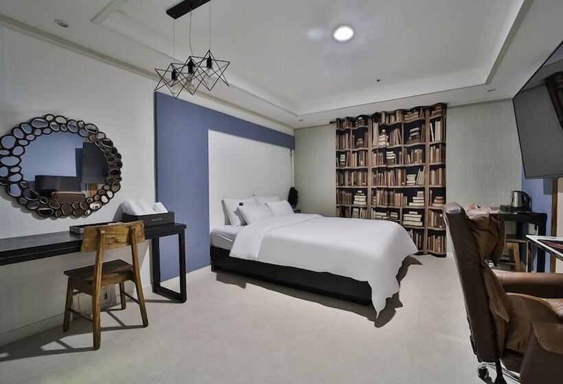 Motelli Changwon Sangnamdong Hotel Baba