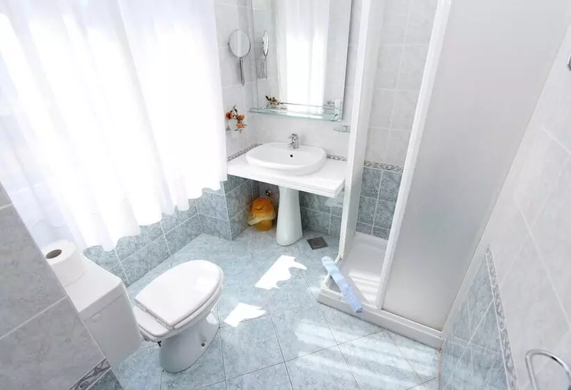 پانسیون Apartments And Rooms Villa Rossella 2