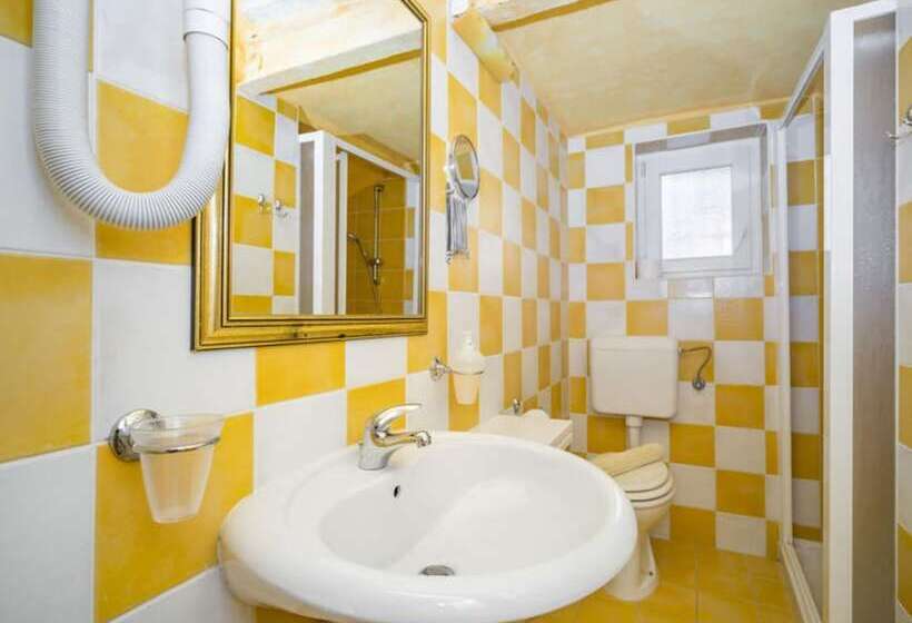 פנסיון Apartments And Rooms Villa Rossella 2