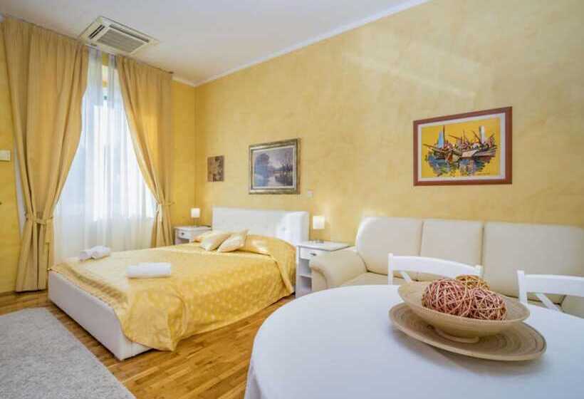 פנסיון Apartments And Rooms Villa Rossella 2
