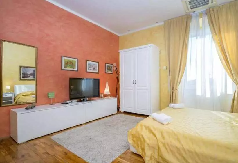 پانسیون Apartments And Rooms Villa Rossella 2