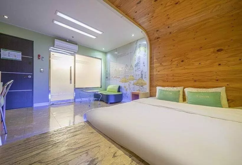 Motelli Changwon Sangnam Dong Totos