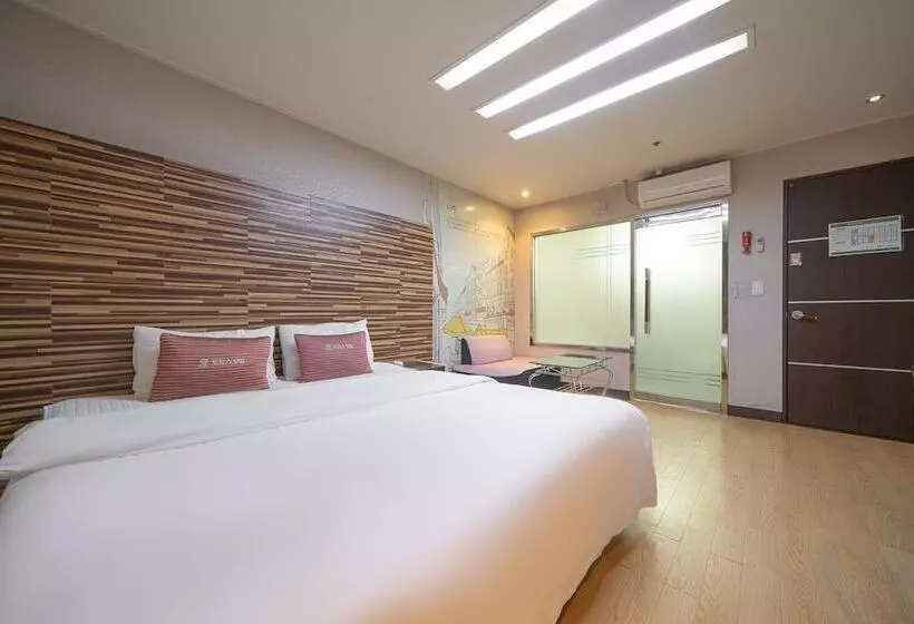 Motelli Changwon Sangnam Dong Totos