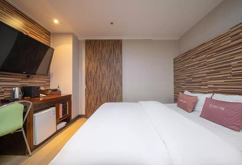 Motelli Changwon Sangnam Dong Totos