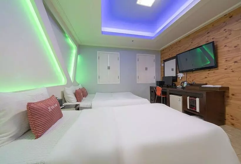 Motelli Changwon Sangnam Dong Totos