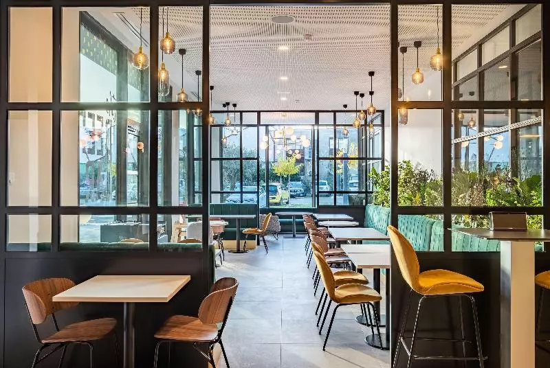 ホテル Kyriad Lyon Ouest  Limonest