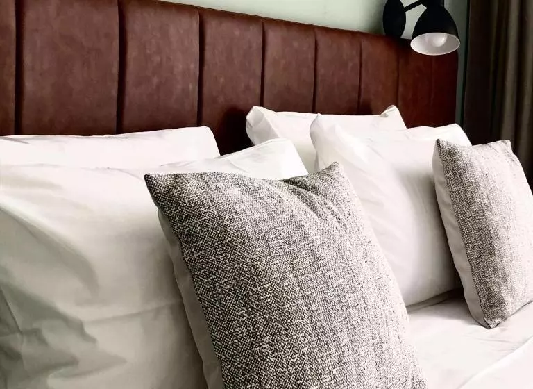 ホテル Kyriad Lyon Ouest  Limonest