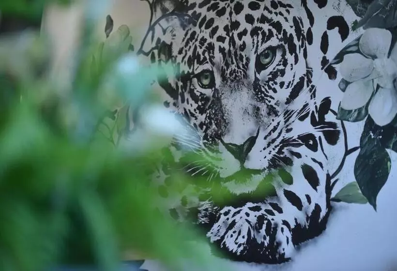 ホテル Kyriad Lyon Ouest  Limonest