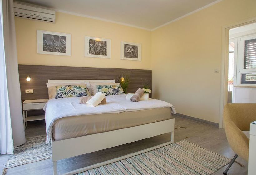 Beautiful Decorated Villa For 8 Persons With Private Pool In A Quiet Location