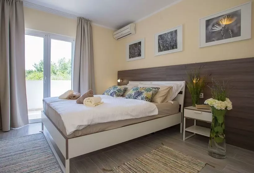 Beautiful Decorated Villa For 8 Persons With Private Pool In A Quiet Location