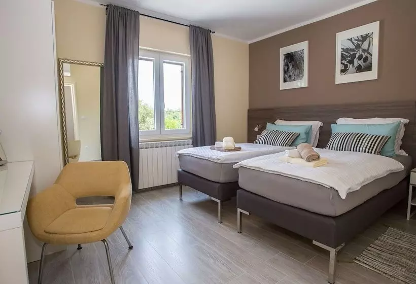Beautiful Decorated Villa For 8 Persons With Private Pool In A Quiet Location
