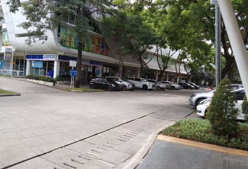 ホテル Aeropolis By Nita Rooms