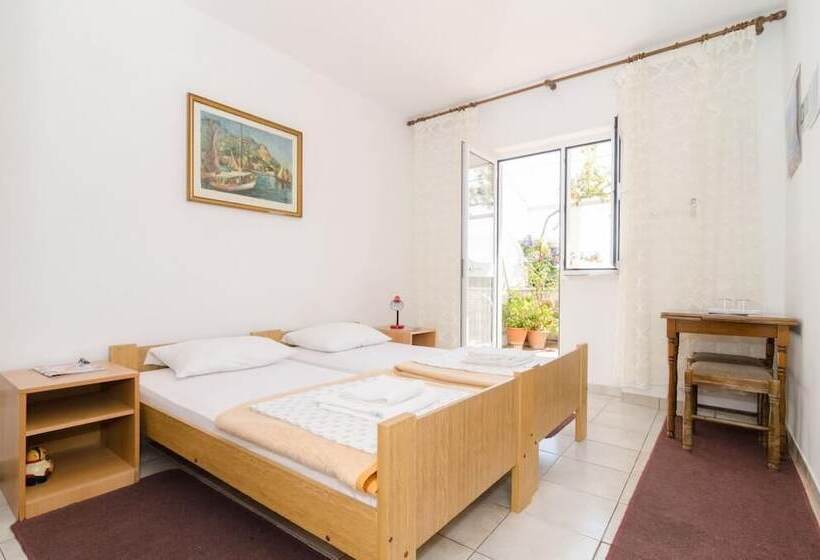 پانسیون Guest House Misita