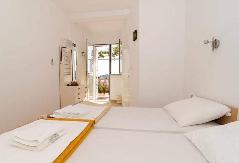 پانسیون Guest House Misita