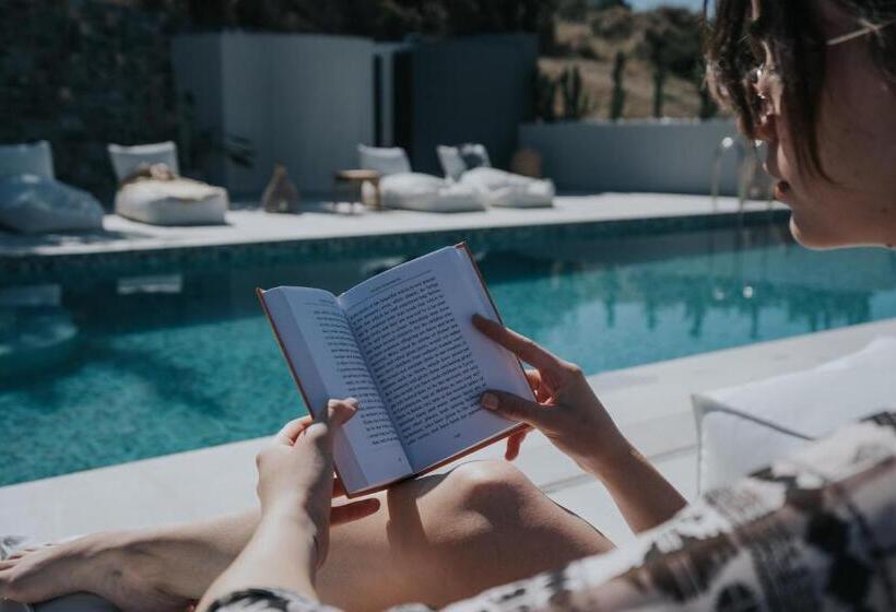 Pignolia Suites Adults Only