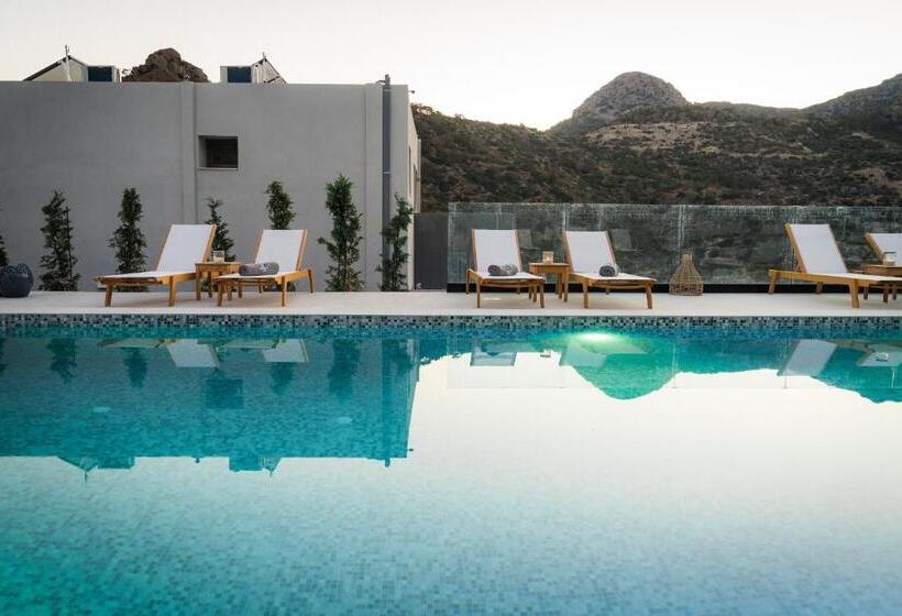 Pignolia Suites Adults Only