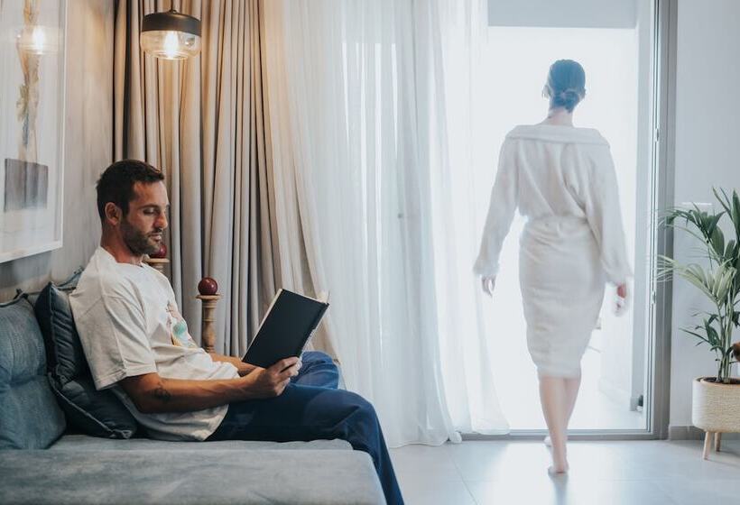 Pignolia Suites Adults Only