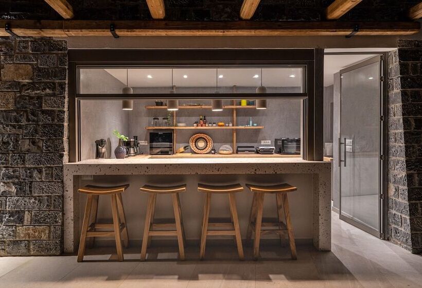 Pignolia Suites Adults Only