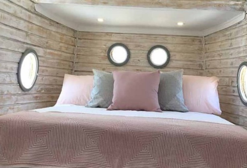 Paros ,unique Boatshack For 2s Near Aliki