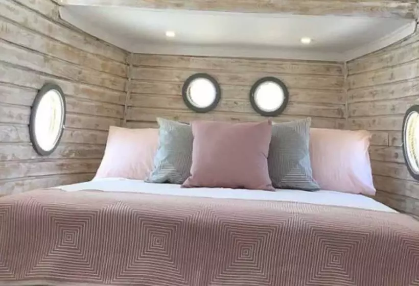 Paros ,unique Boatshack For 2s Near Aliki