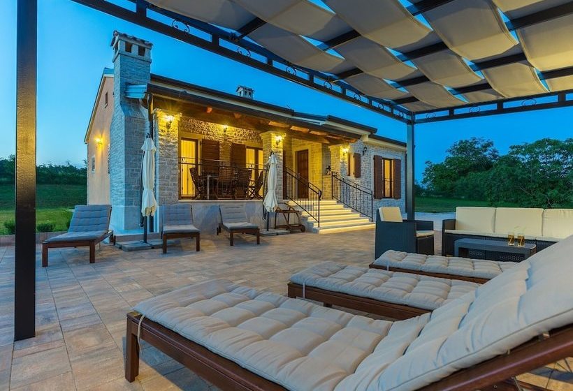Villa With Private Pool In Istria, Quiet Location, Large Garden, Terrace, Bbq