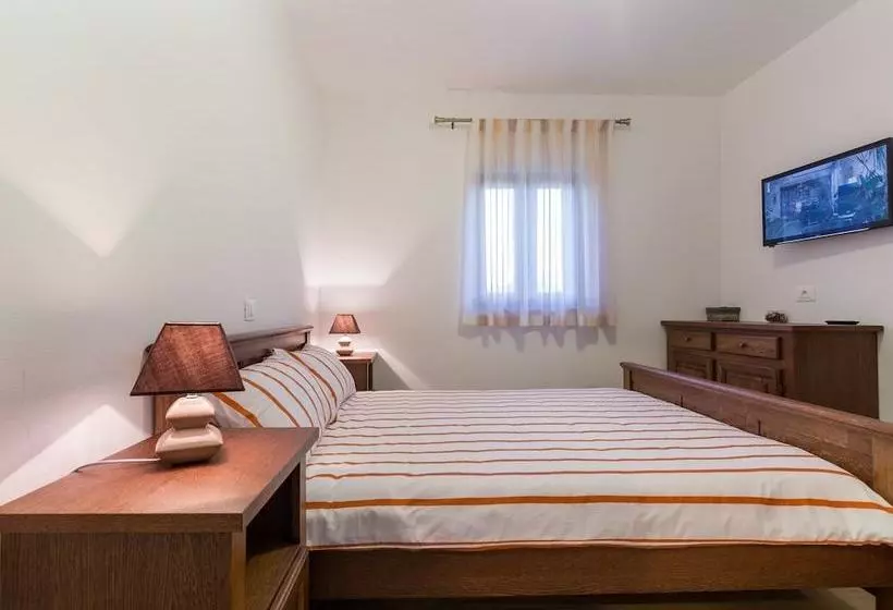 Villa With Private Pool In Istria, Quiet Location, Large Garden, Terrace, Bbq