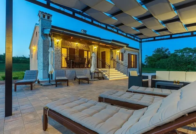 Villa With Private Pool In Istria, Quiet Location, Large Garden, Terrace, Bbq