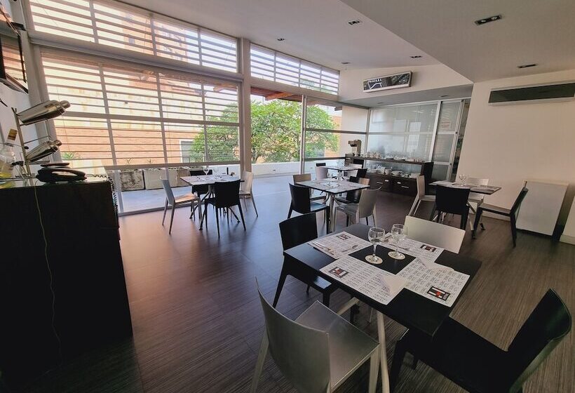 هتل Austral Suites