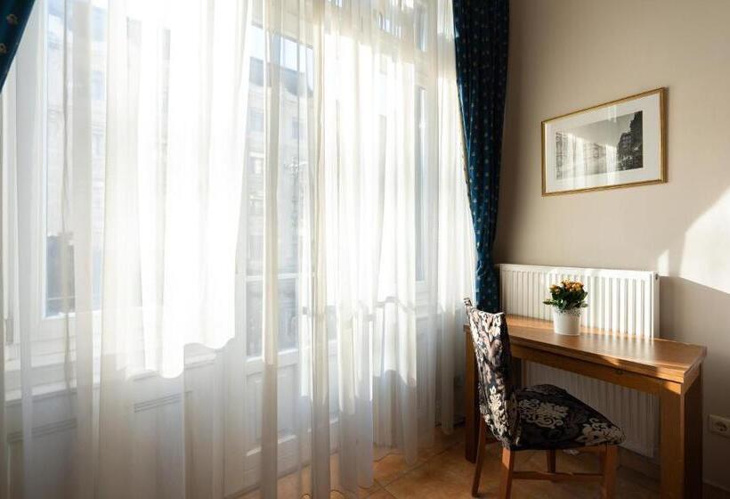 فندق Budapest Panorama Central