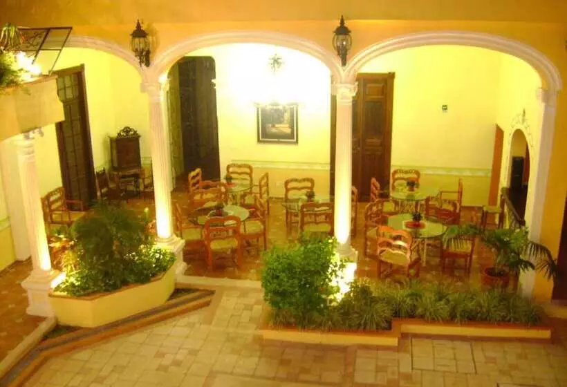 هتل Casa De Las Columnas