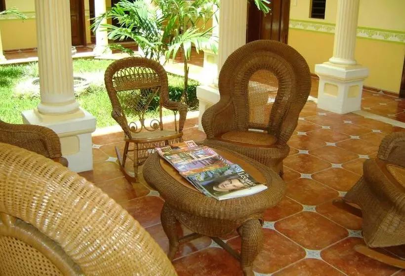 هتل Casa De Las Columnas