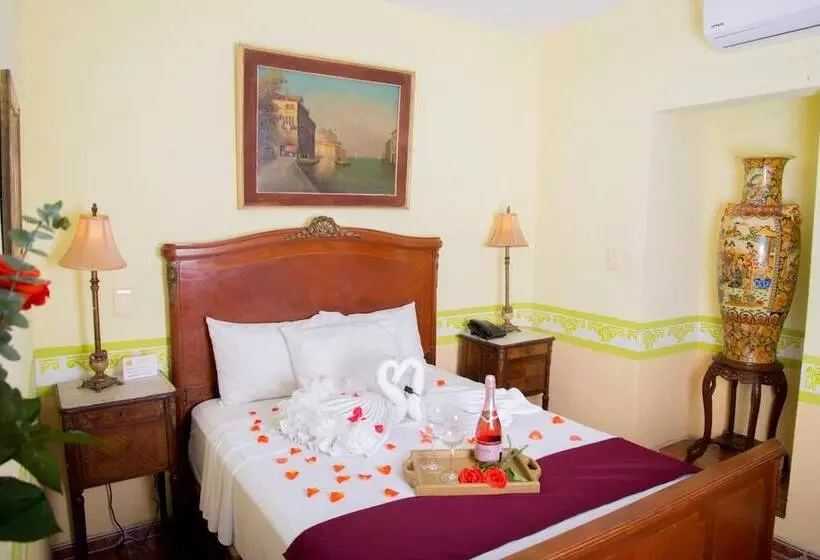 هتل Casa De Las Columnas