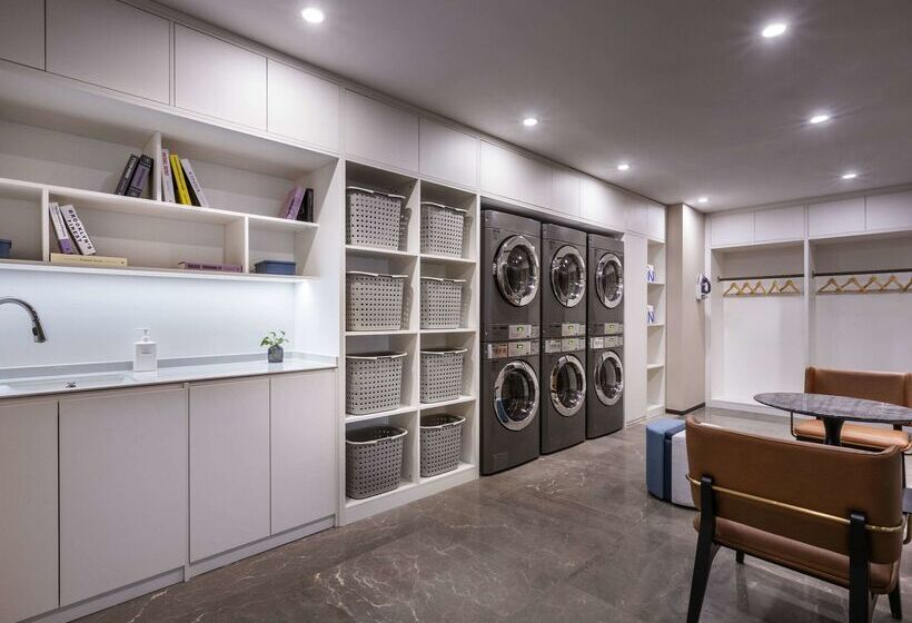 Novotel Shanghai Jingan