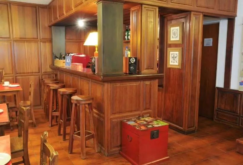 هتل Hosteria Hostal Del Esquiador