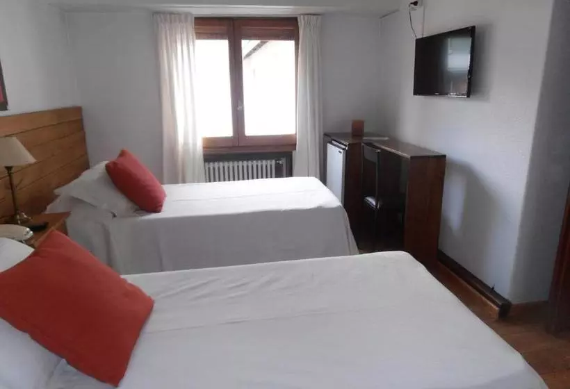هتل Hosteria Hostal Del Esquiador