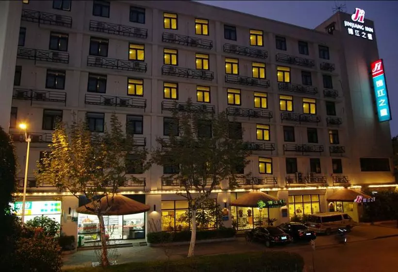 호텔 Jin Jiang Inn Hongkou Football Stadium