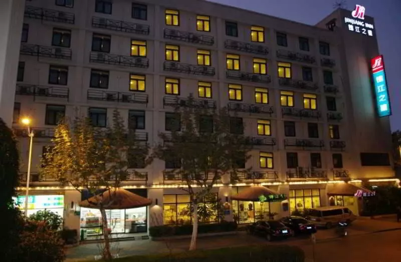 호텔 Jin Jiang Inn Hongkou Football Stadium