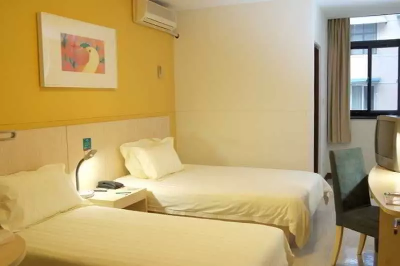 호텔 Jin Jiang Inn Hongkou Football Stadium