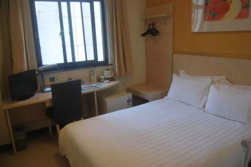 호텔 Jin Jiang Inn Hongkou Football Stadium