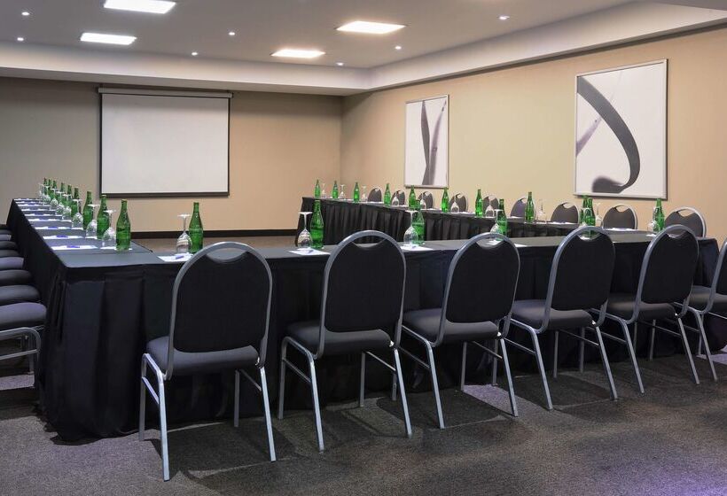 هتل NH Buenos Aires 9 De Julio