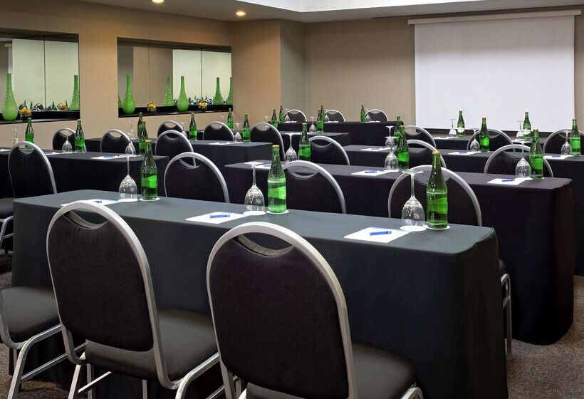 هتل NH Buenos Aires 9 De Julio