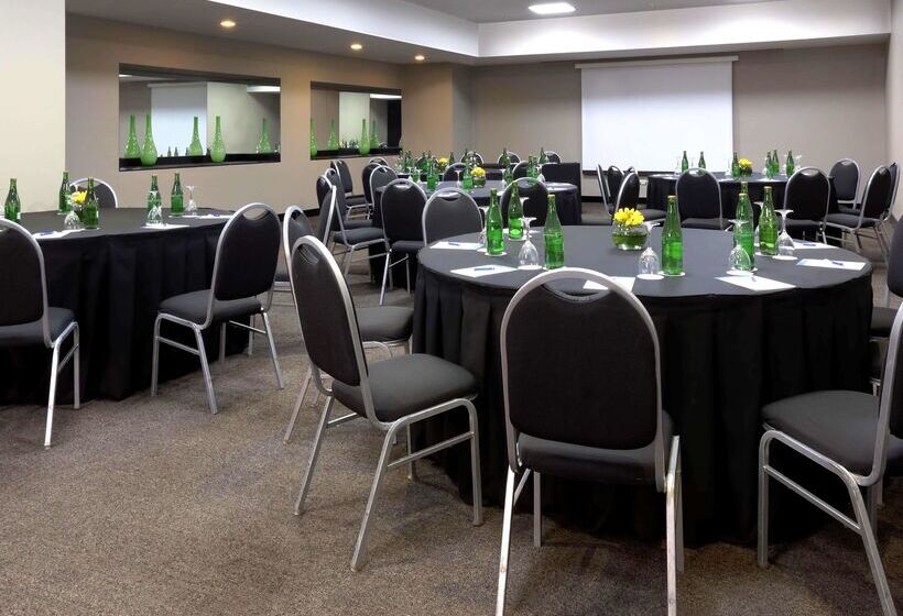 هتل NH Buenos Aires 9 De Julio