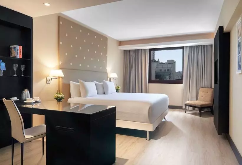 هتل NH Buenos Aires 9 De Julio