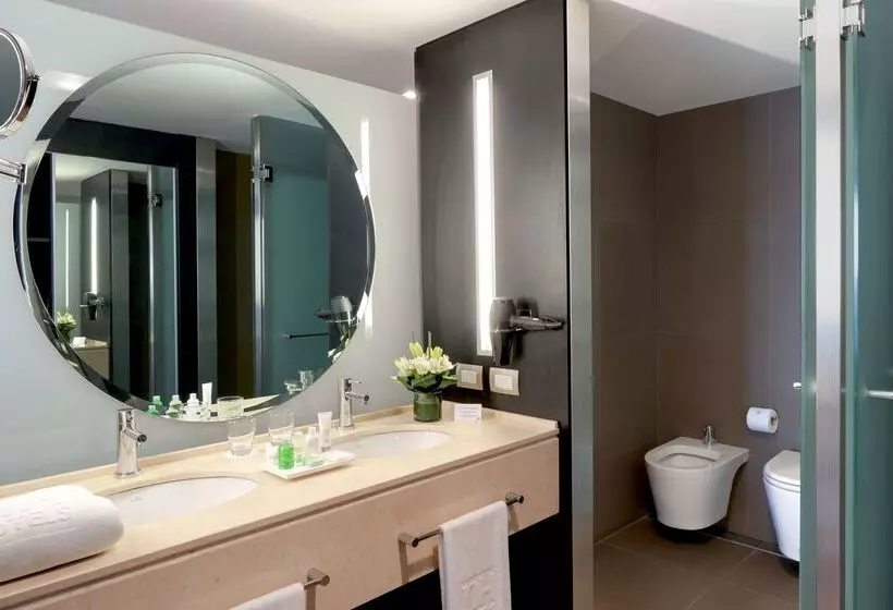 هتل NH Buenos Aires 9 De Julio