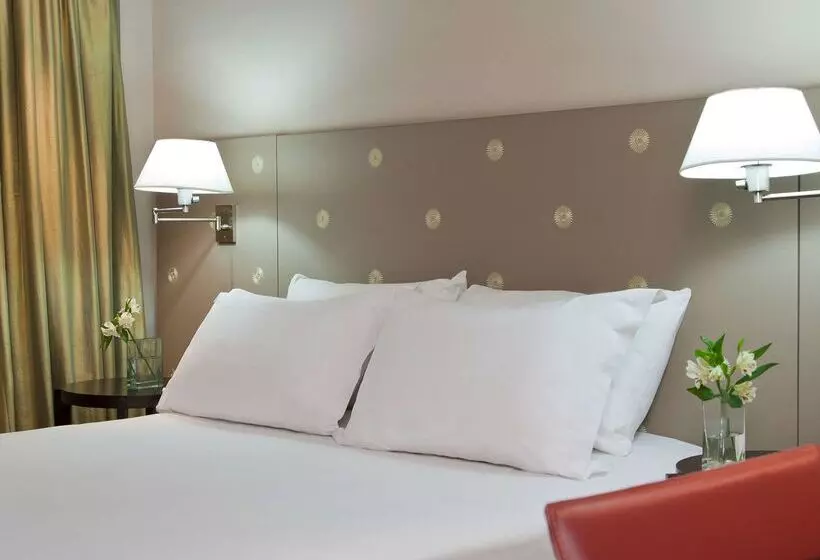 هتل NH Buenos Aires 9 De Julio