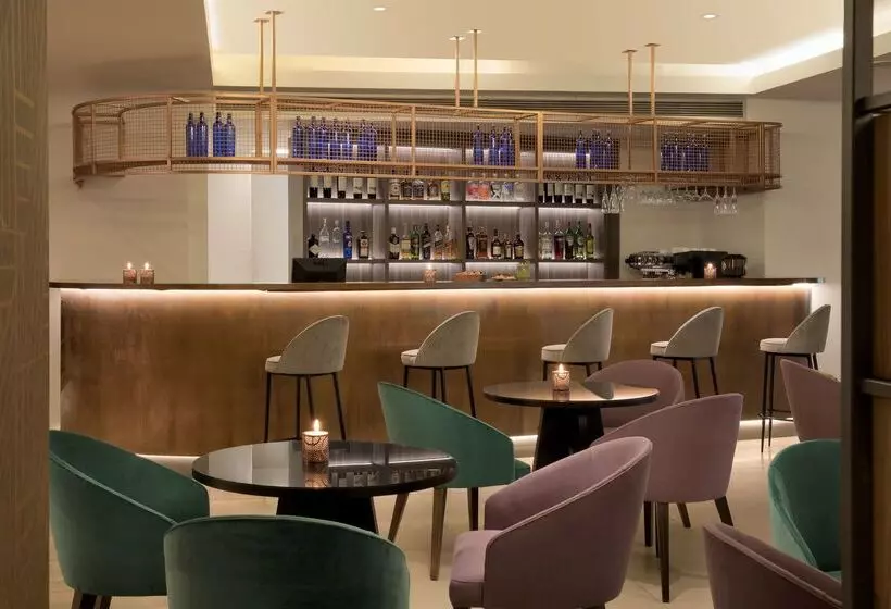 هتل NH Buenos Aires 9 De Julio